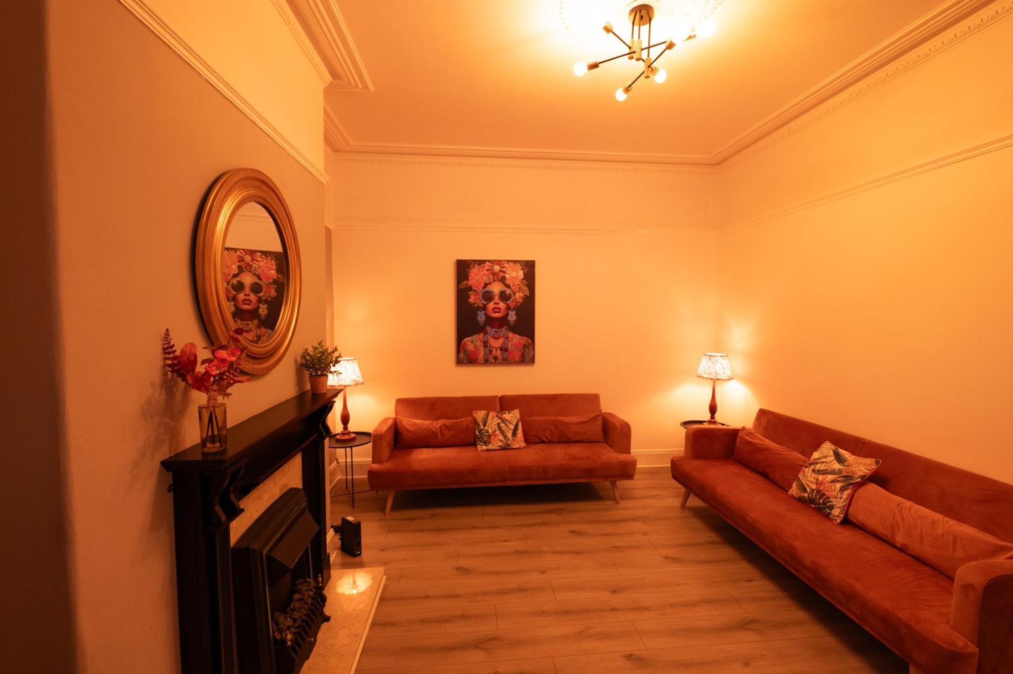 Wingrove 5 Bdrm Large House Free Parking And Wifi Holiday home