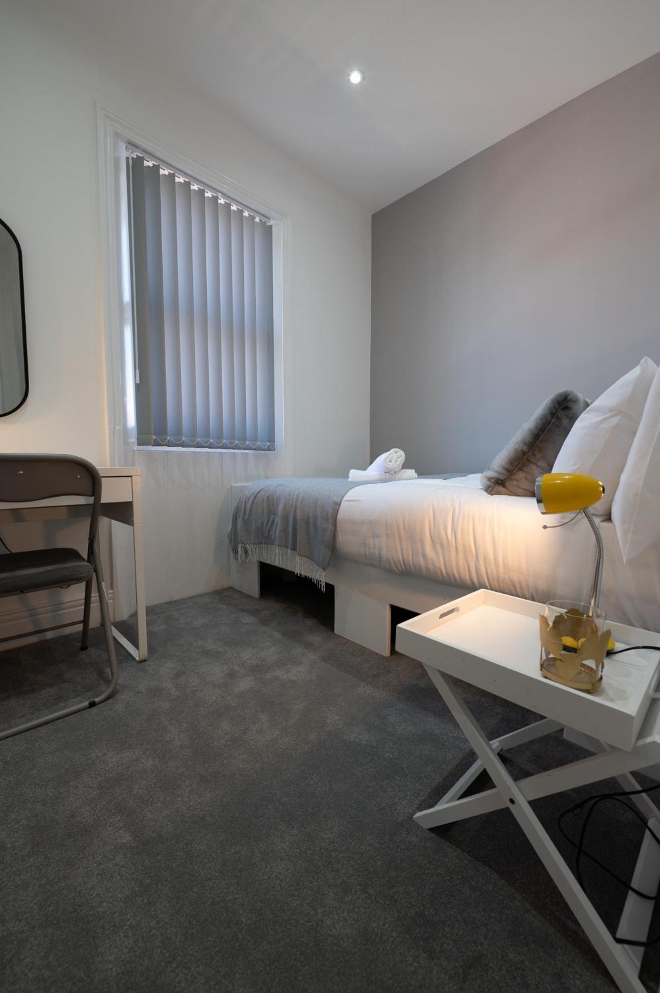 Holiday home Wingrove 5 Bdrm Large House Free Parking And Wifi Newcastle upon Tyne
