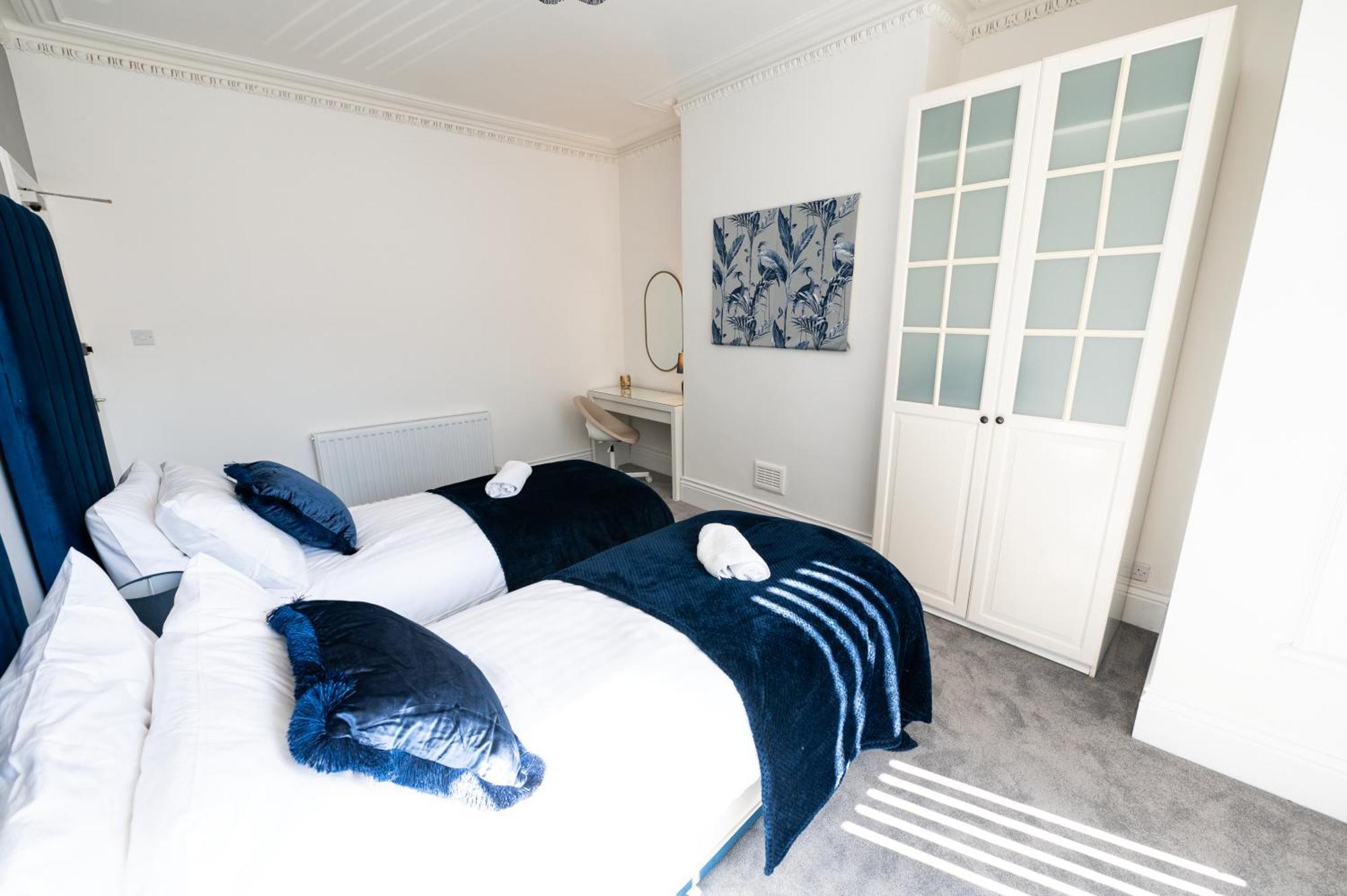 Wingrove 5 Bdrm Large House Free Parking And Wifi *