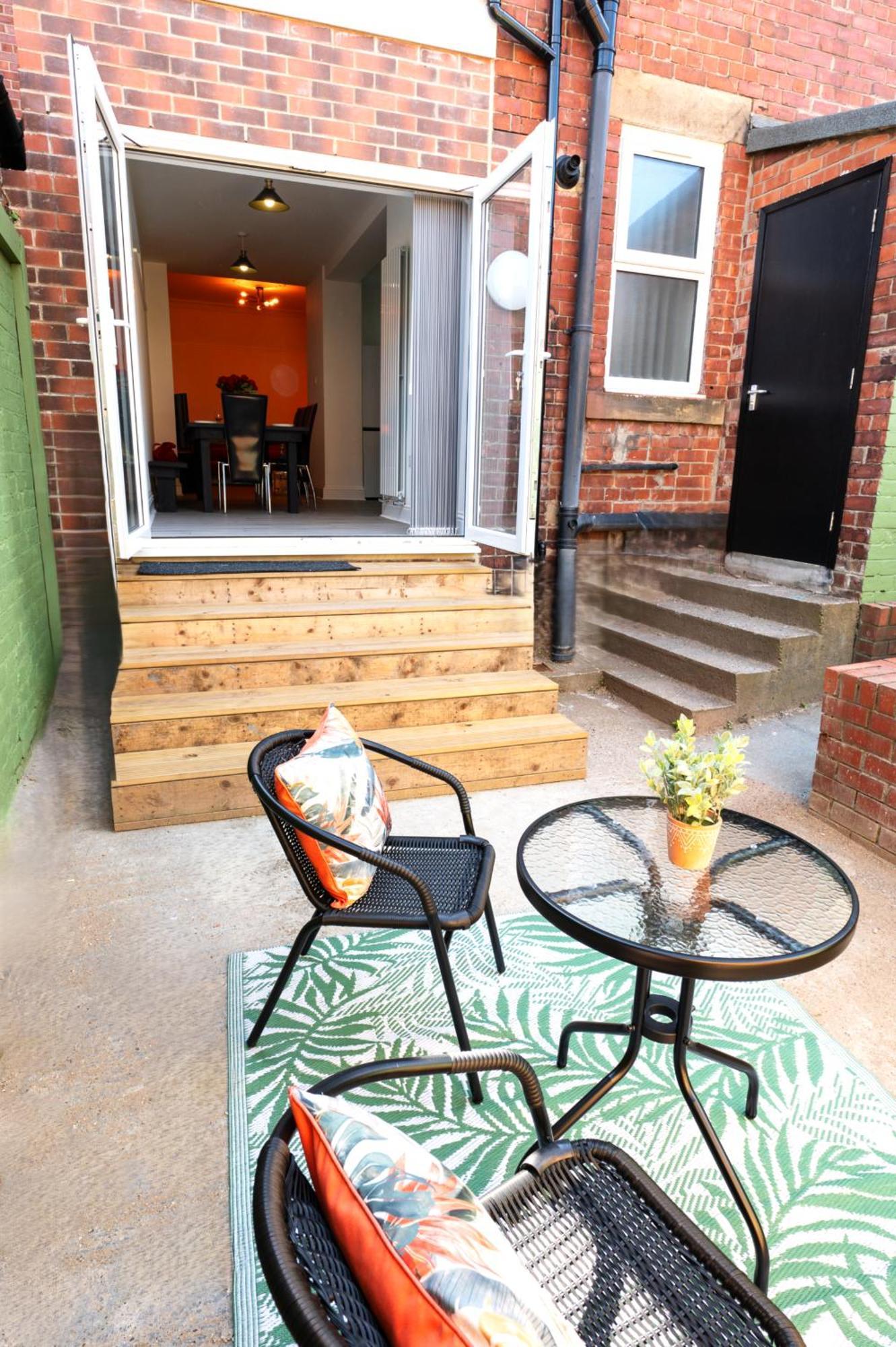 Wingrove 5 Bdrm Large House Free Parking And Wifi